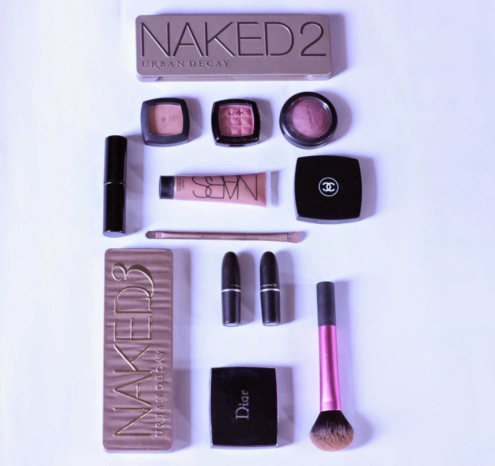 how to stop makeup from melting flat lay summer tips