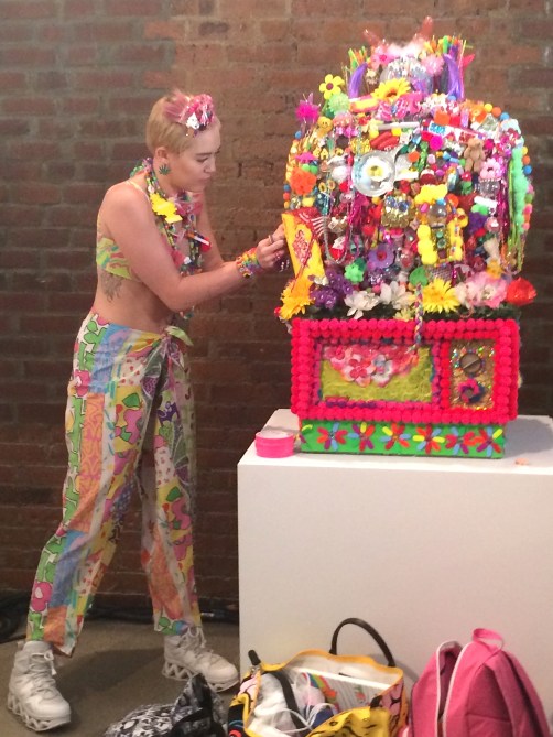 miley cyrus jeremy scott art NYFW vibrators
