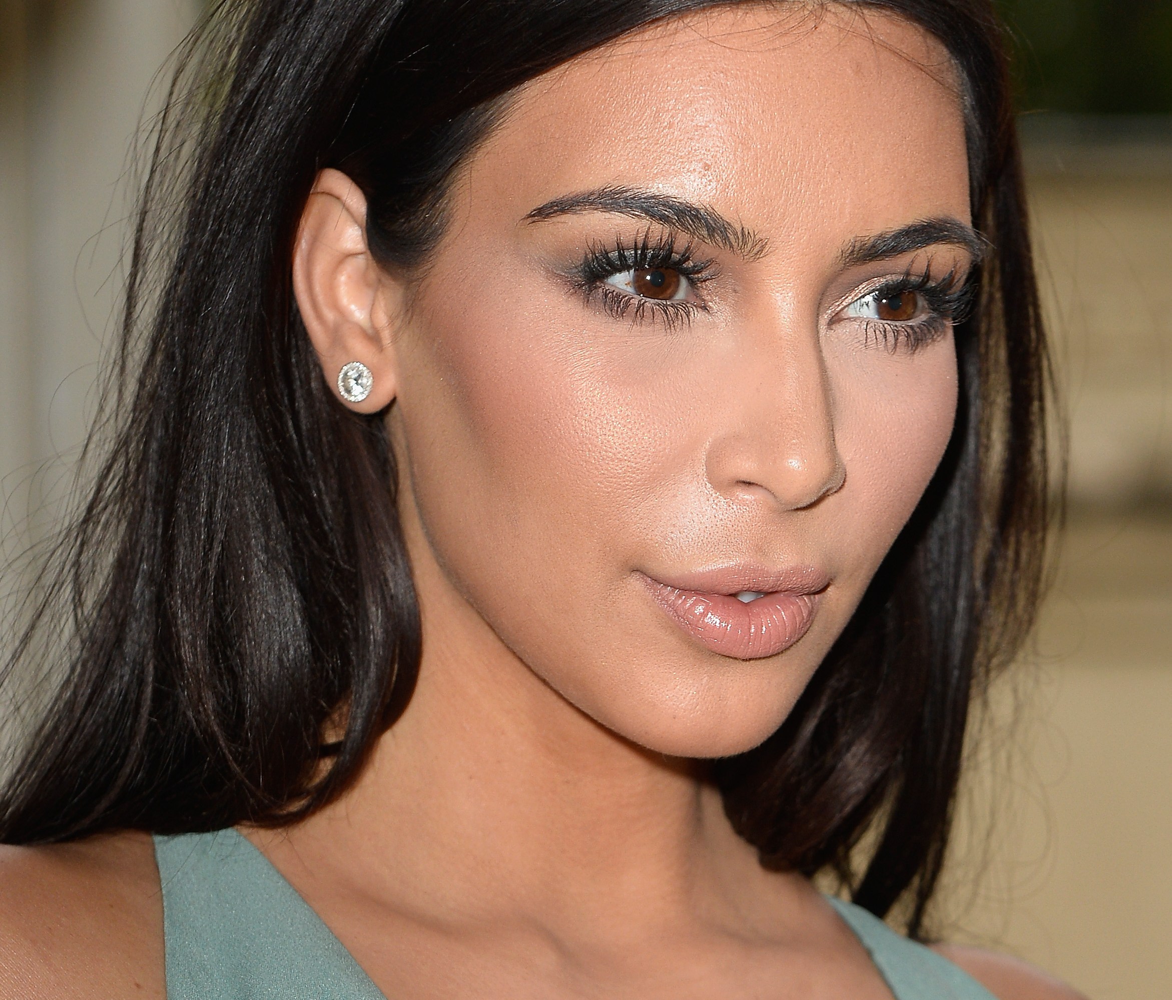 Ask an Expert: Can I Brush My Hair When It's Wet?