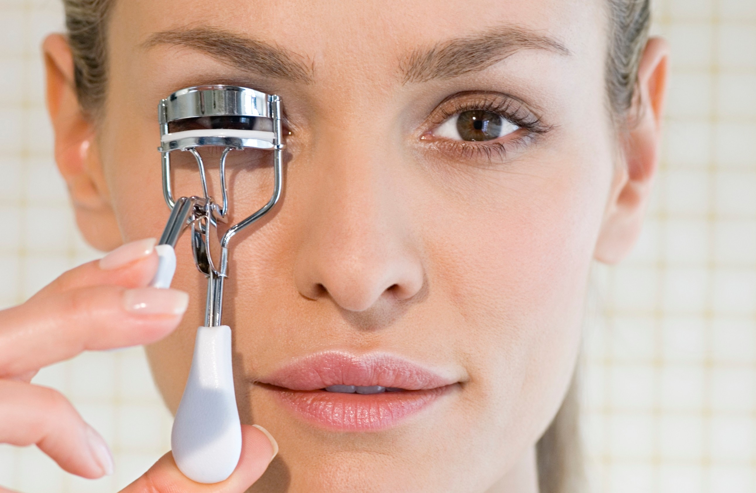 How to Stop Frizzy Hair: Expert Tips