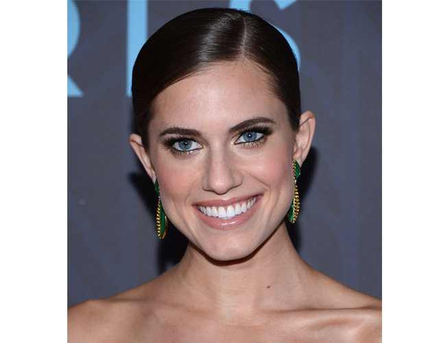 'GIRLS' Star Allison Williams Scores Deal Face of Simple Skincare