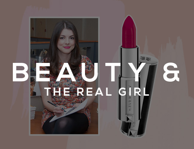 How to Use a Dry Exfoliating Powder on Your Skin