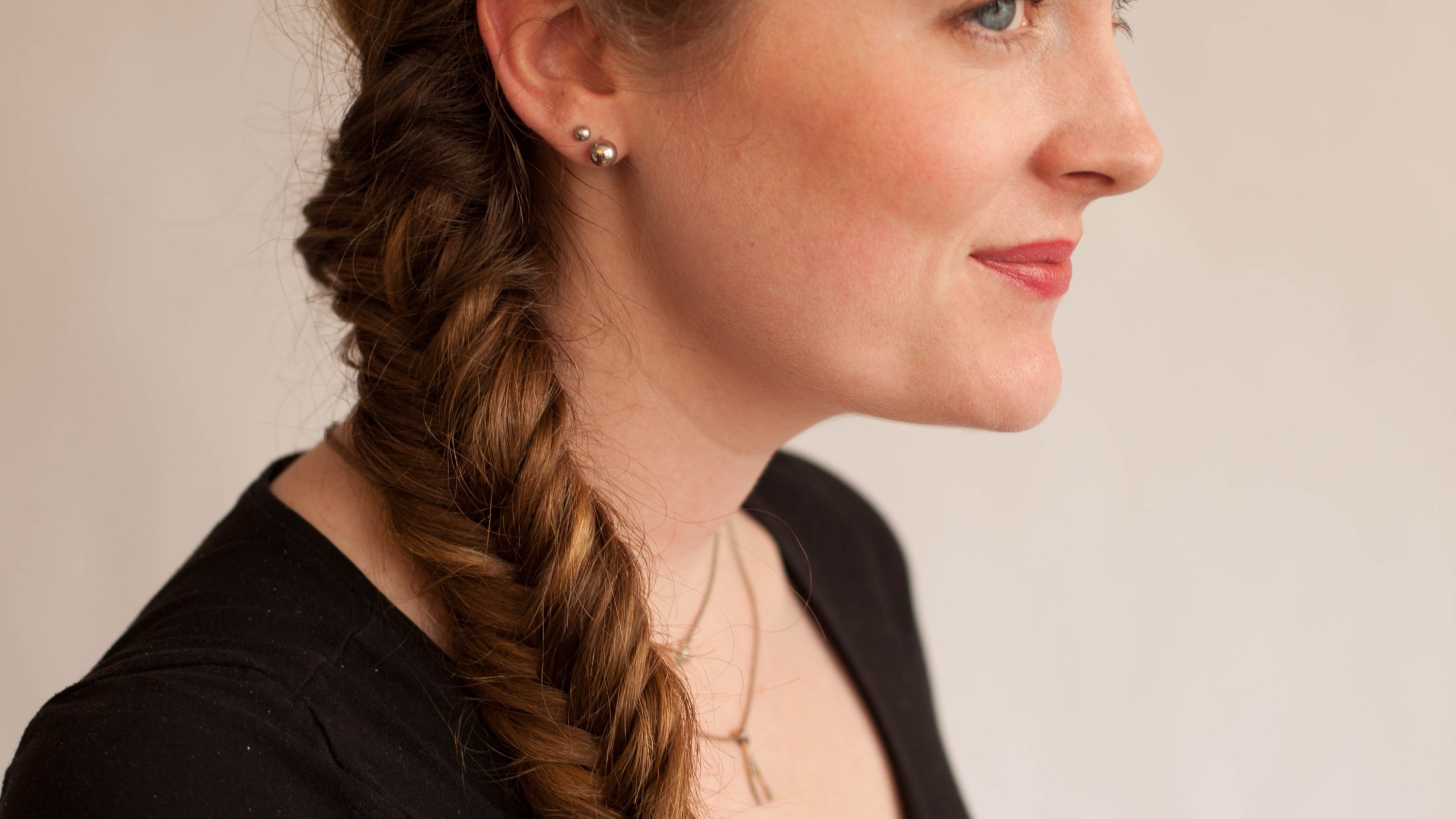 Peach Makeup: How to Wear the Pretty Color