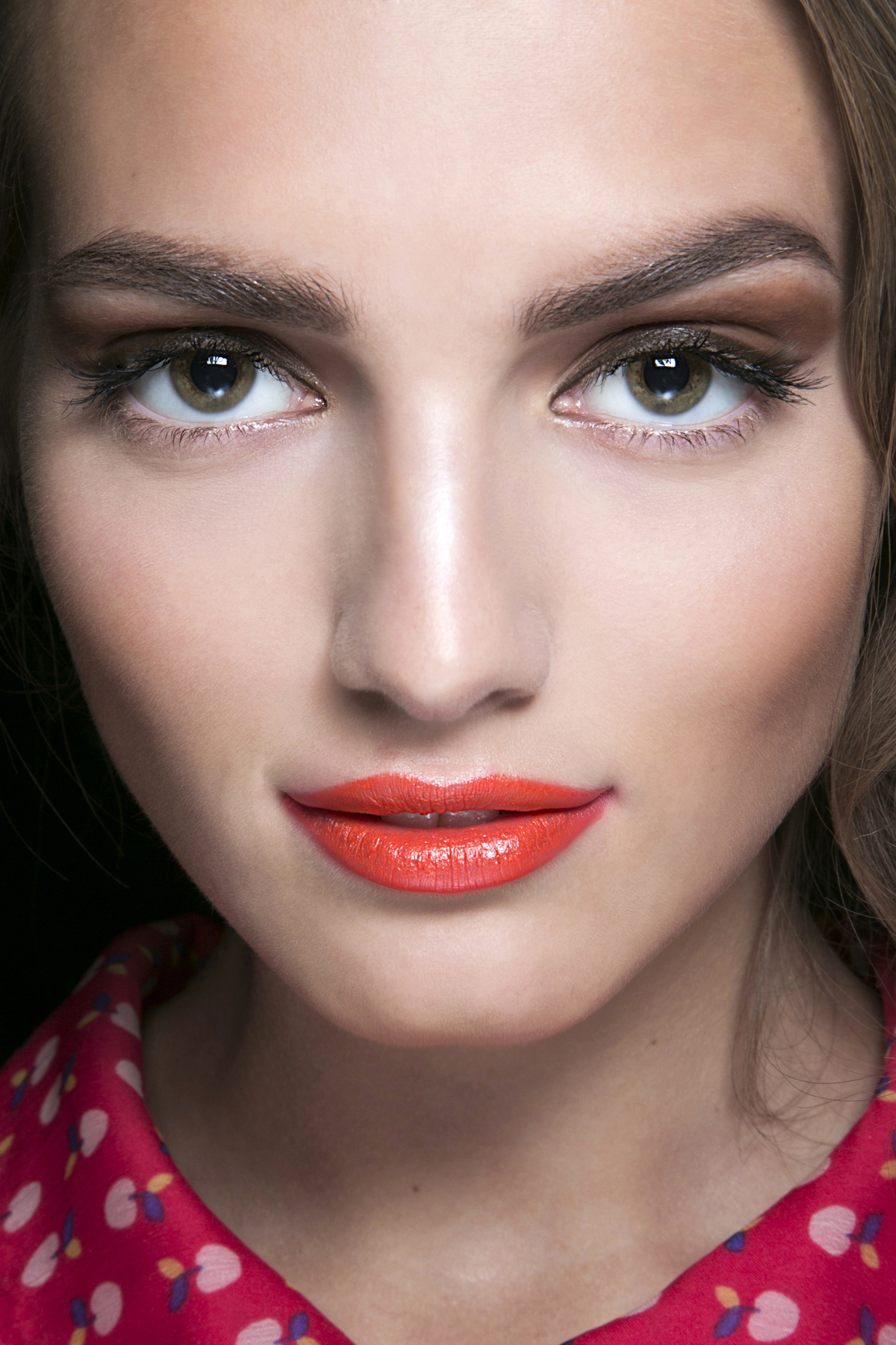 5 Unexpected Ways Wear Lipstick This Fall