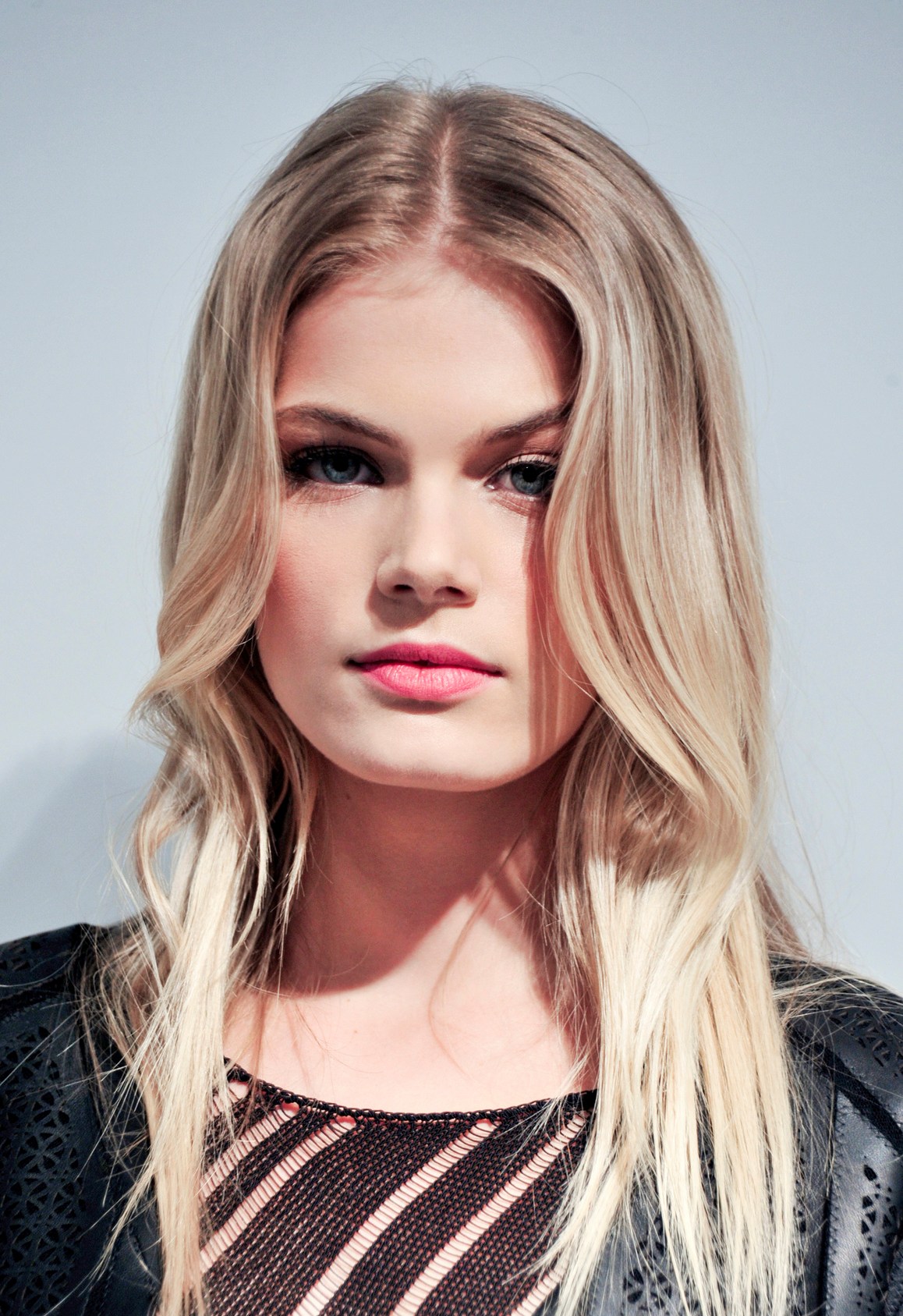 Tips to Look Better in Selfies