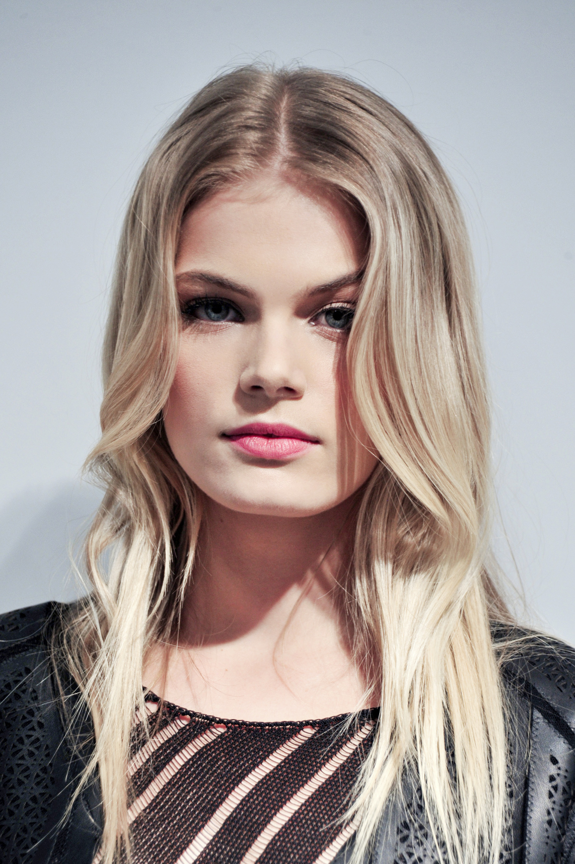 Soft Eye Makeup and a Bright Lip: How To