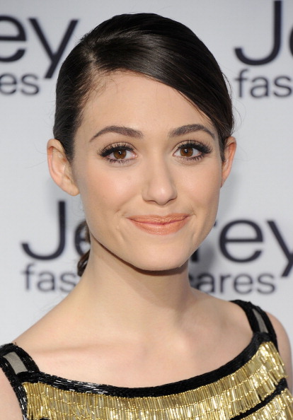 Emmy Rossum’s Eye Makeup Is Optical Illusion