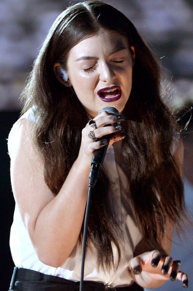 Celebrities React to Kim Kardashian's Bare Butt on Paper Magazine