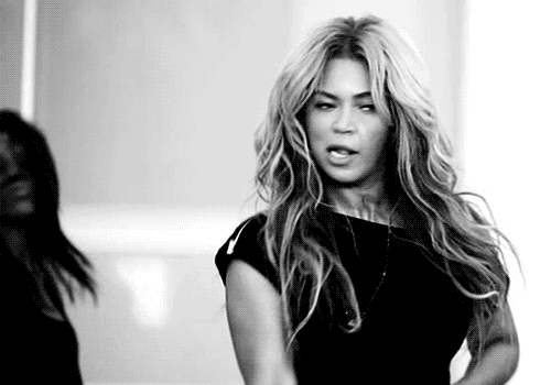 Beyonce-touching-hair