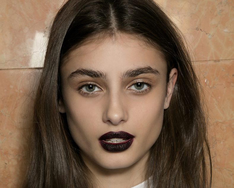 Dark-red-lipstick-goth-makeup