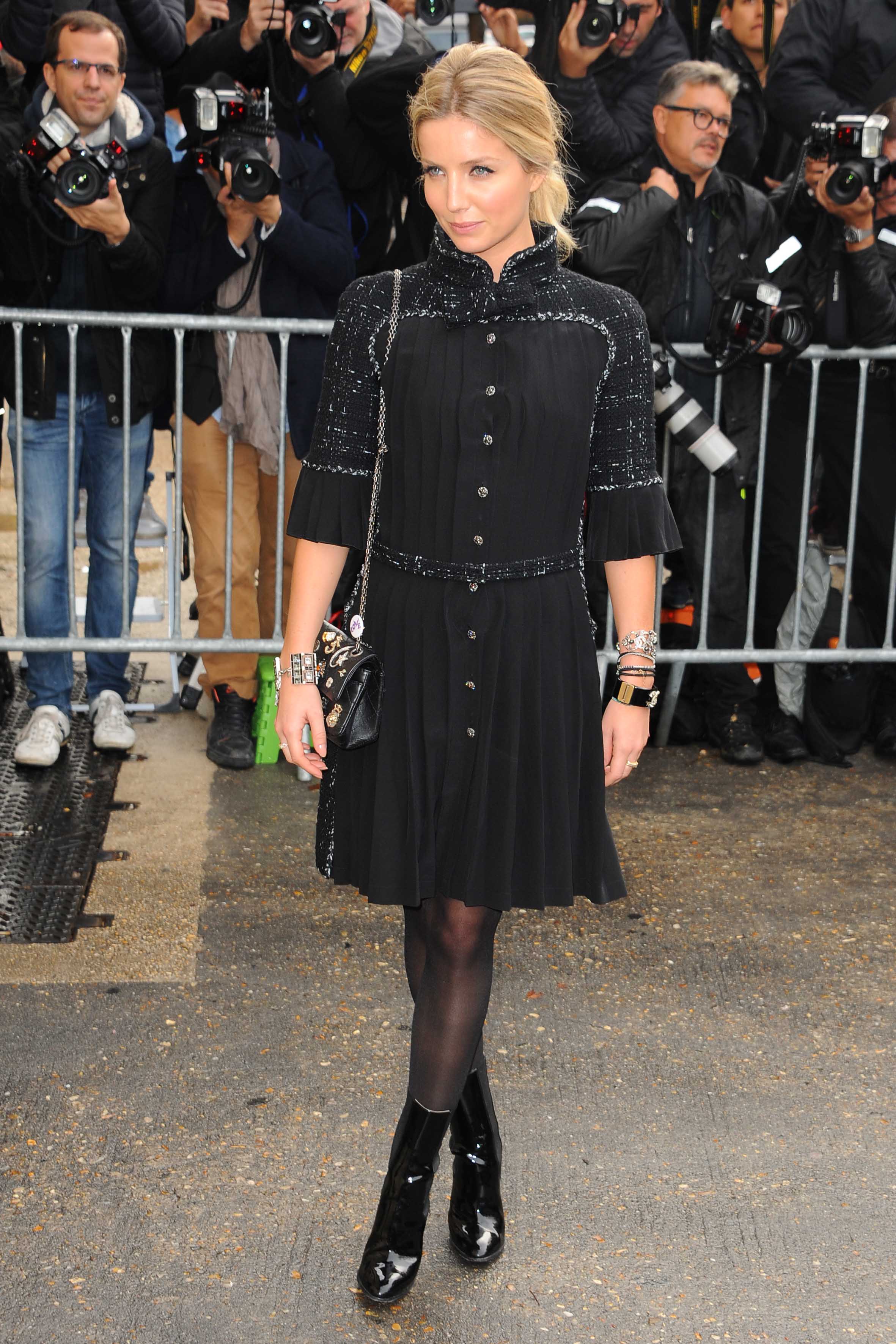 Annabelle Wallis chanel