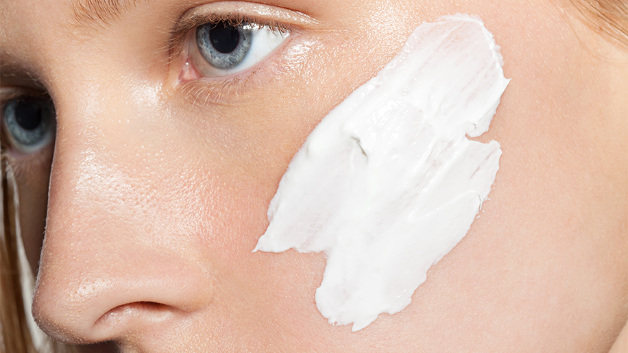 Zoë Kravitz Uses This Kopari Oil Everywhere & It's on Sale at Amazon