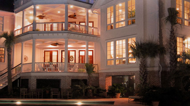 Ariana Grande's Boyfriend & Dating History