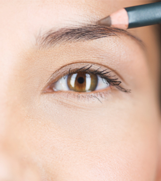 How Keep Your Brows Neat Between Shapings