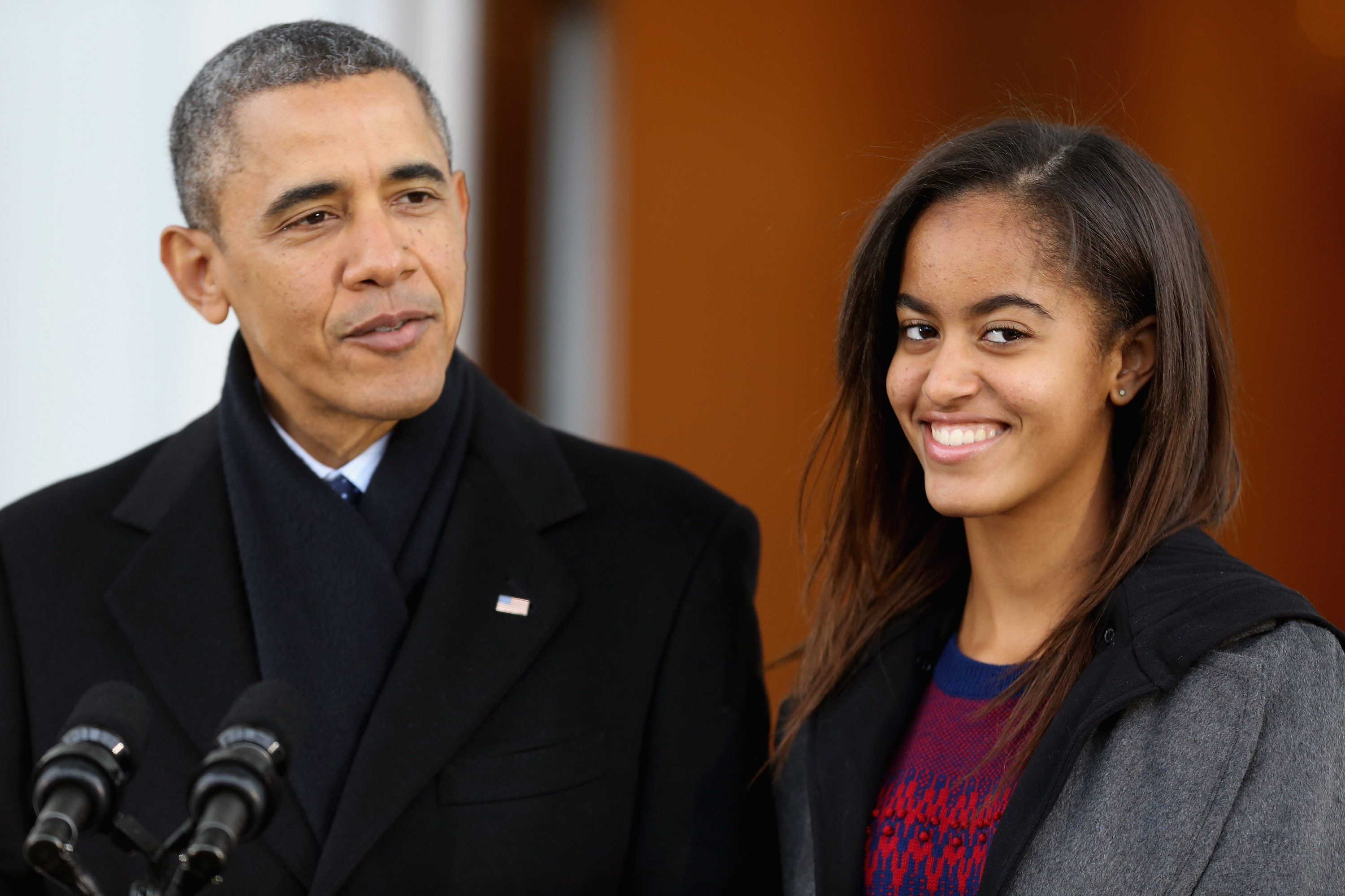We Need Malia Obama's All-Black Overalls Outfit