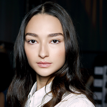 Expert Tips for Using Lip Pencils