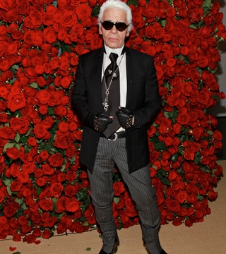 Pregnant Kourtney Kardashian Defends Dye Job