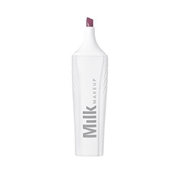 Gigi Hadid Makes the Case for Pink Eyeshadow