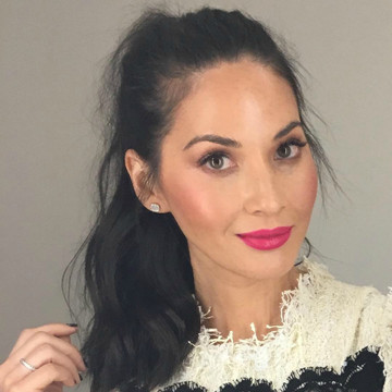 Easy Weekend Beauty Look: Olivia Munn's Pink Lipstick and Ponytail