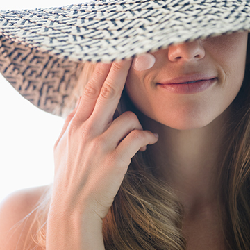 What Is Dermaplaning? Eva Mendes Does It 'Every Other Day'