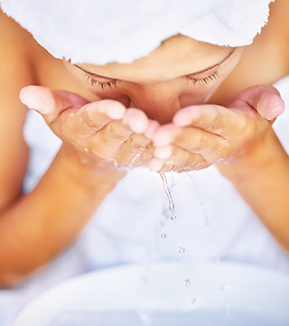 The Lazy Girl's Skin Care Routine - Daily Makeover