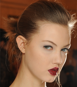 5 Fool-Proof Ways Make Lipstick Last All Day