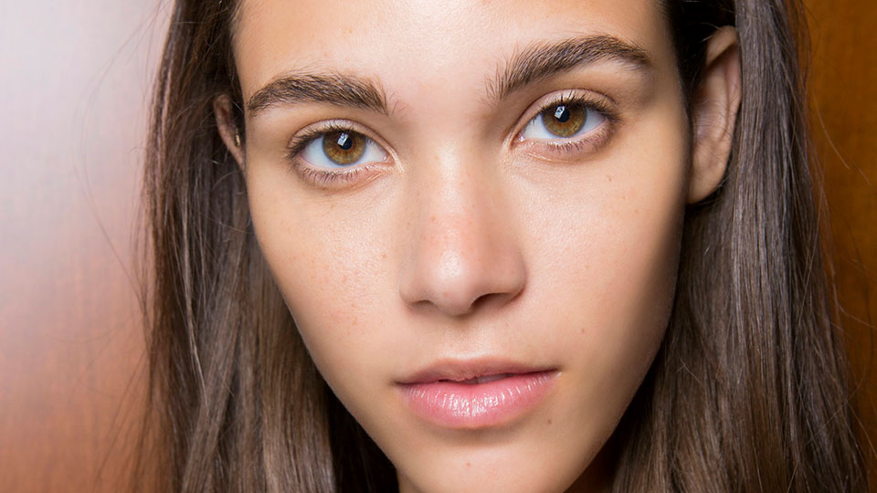 CeraVe Hyaluronic Acid Serum is Dewy, Summer Skin in a Bottle