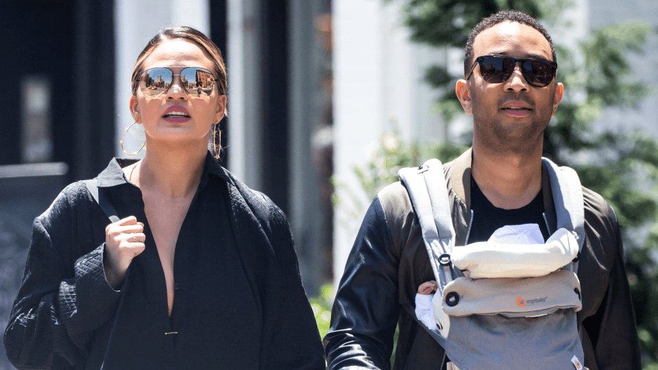Chrissy Teigen & Luna's Twin Photo Is Literally Like Seeing Double
