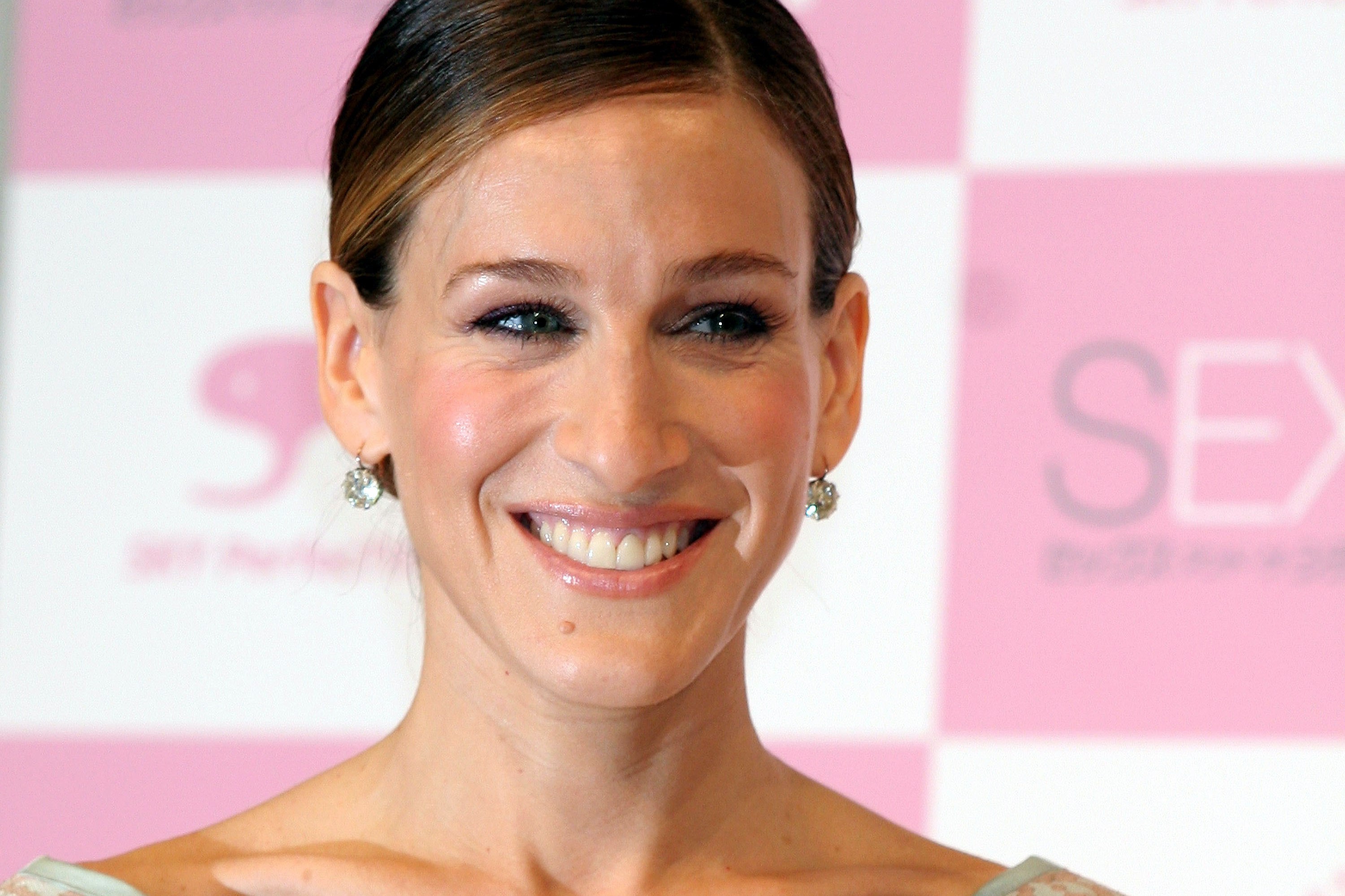 Carrie Bradshaw Fashion: What Would SATC's Fashion Icon Wear In 2021?