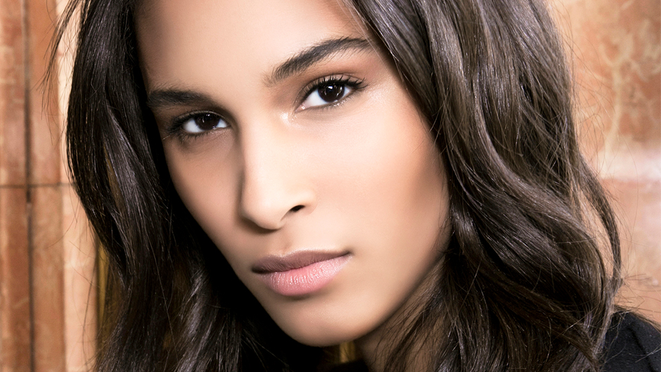 How to Embrace Your Frizzy Hair