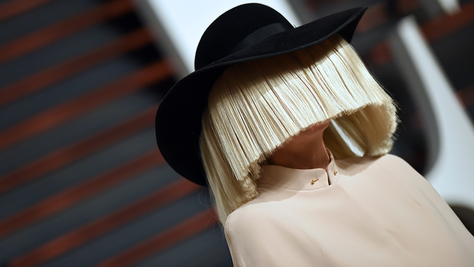 Sia Debuts New Dark Brown Hair Color