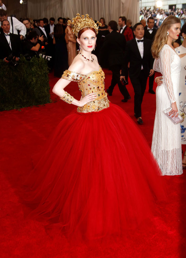 STYLECASTER | 43 Celebrity Met Gala Looks That Went Down in Fashion History