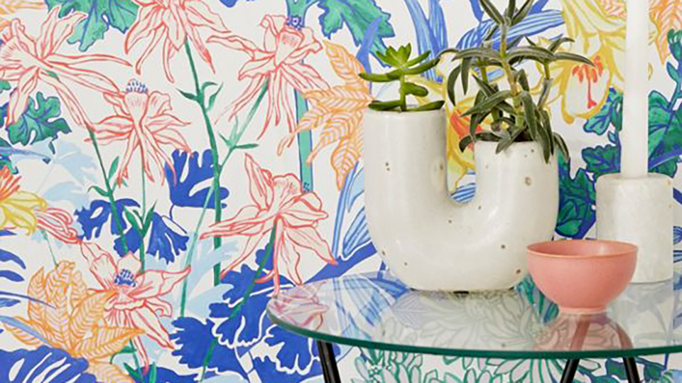 2019 Wallpaper Trends Call For Bold Home Interiors
