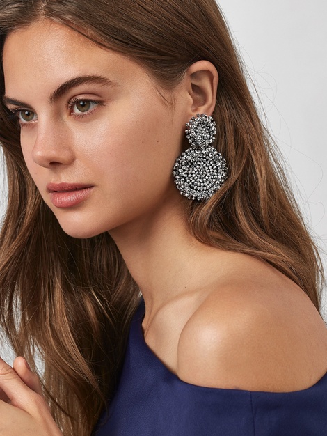 STYLECASTER | Statement Earrings That Look Good With a Cocktail Dress & Even Better With a Jeans & Tee