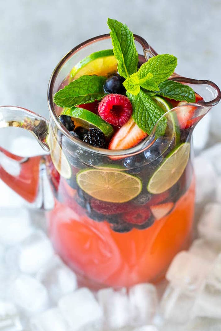 STYLECASTER | 11 Champagne Punch Recipes That'll Make Any Party More Fun | Limeade Champagne Punch