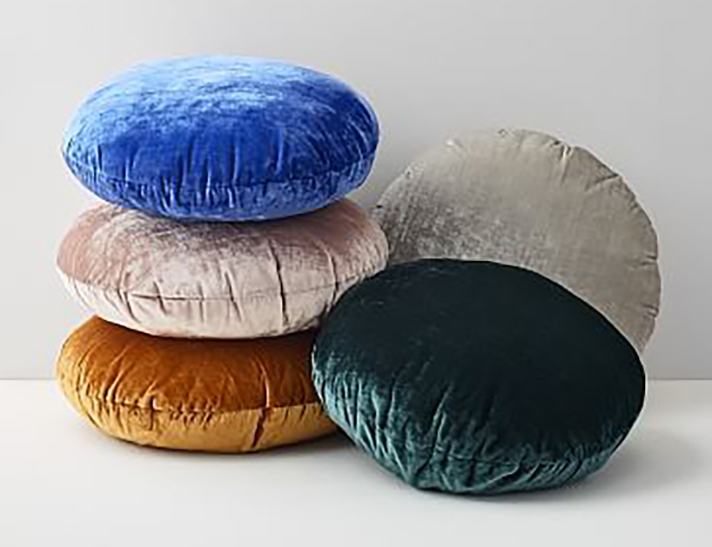 STYLECASTER | Pillows So Fuzzy They're Basically Blankets