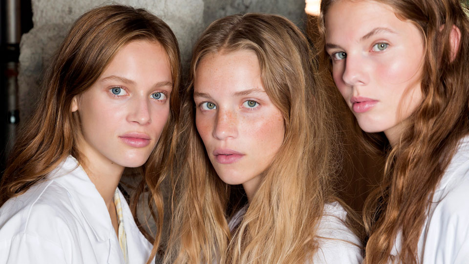 Here's How You Can Reverse Hard Water Damage on Your Hair | STYLECASTER