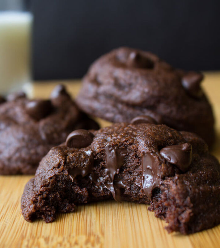 STYLECASTER | 17 Easy Chocolate Desserts That Want to Be Your Valentine | Double Chocolate Cookies