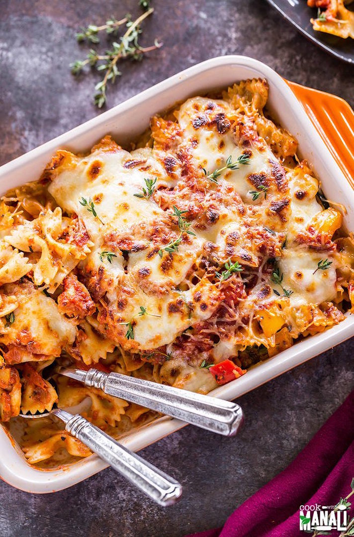 STYLECASTER | 17 Easy Baked Pasta Recipes That Are Cozy AF | Veggie Lovers Baked Pasta