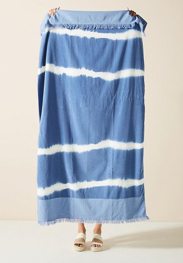 STYLECASTER | Cute Beach and Pool Towels