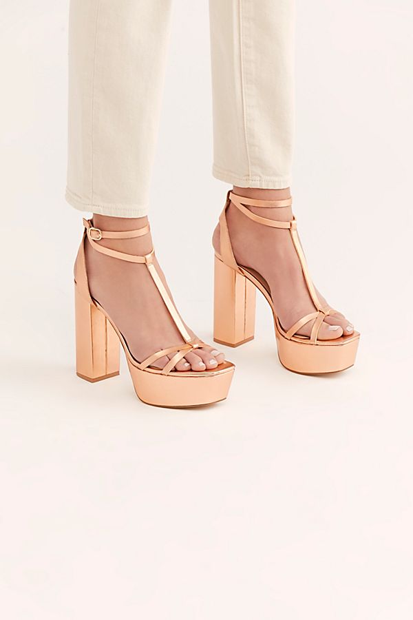 '70s Era Chunky Platforms Have Officially Made a Comeback | STYLECASTER