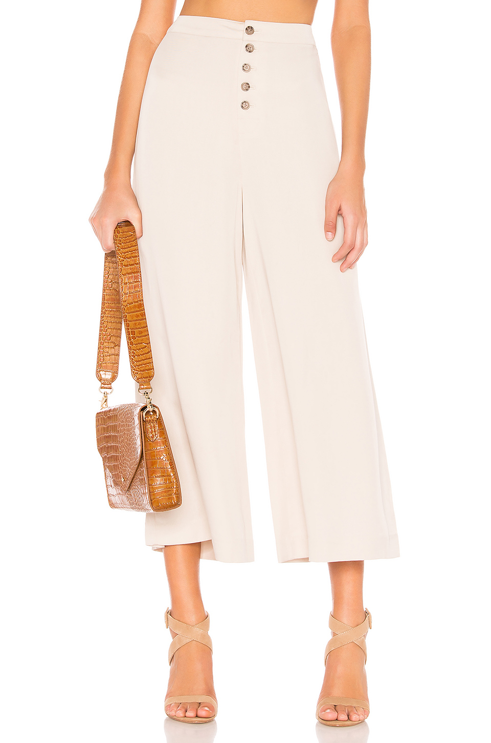 These Wrinkle-Proof Fabrics Make Dressing For Your 9 to 5 so Much Easier | STYLECASTER