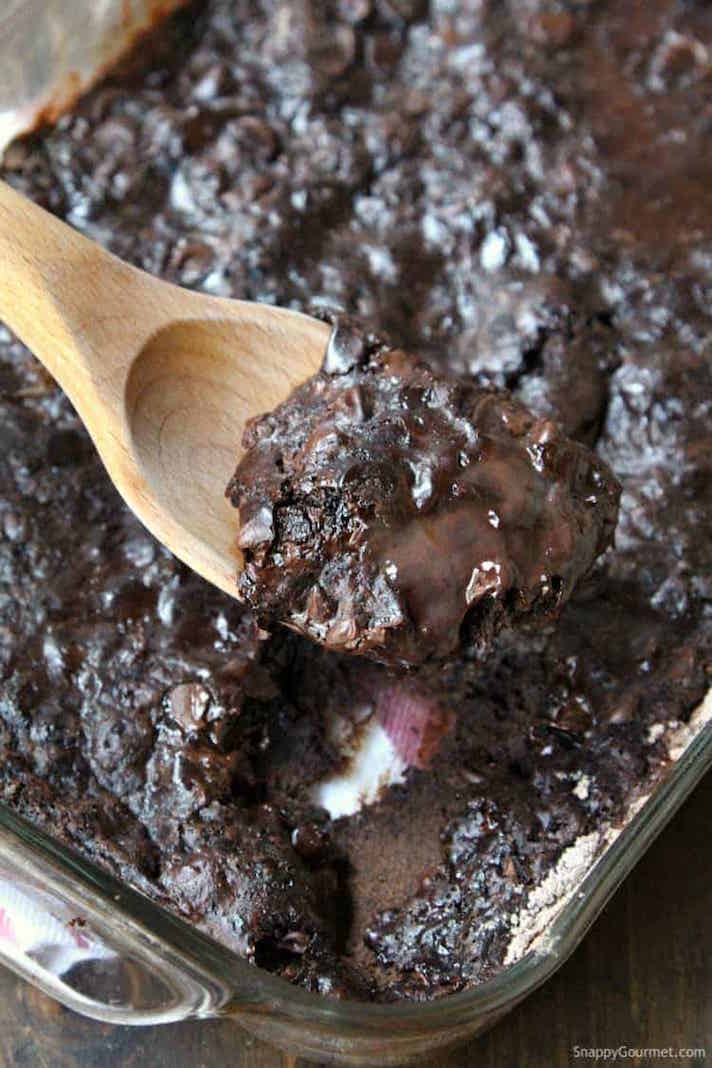 STYLECASTER | 17 Summer Dump Cakes That Literally Couldn't Be Easier | Chocolate Dump Cake