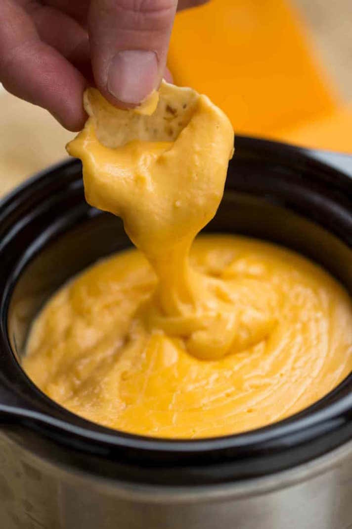STYLECASTER | 17 Slow-Cooker Queso Dips So Sexy, I Could Cry | Nacho Cheese