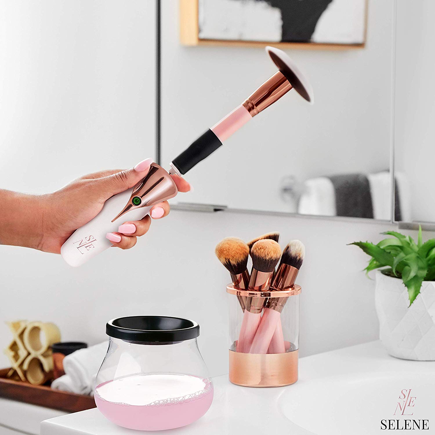 These Automatic Makeup Brush Cleaners Are Serious Game-Changers For Beauty Connoisseurs | STYLECASTER