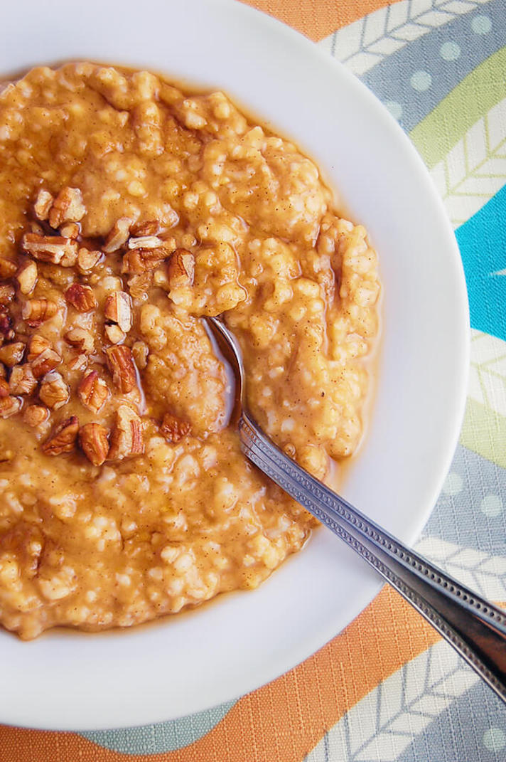 STYLECASTER | 16 Post-Workout Slow-Cooker Recipes That'll Make You Feel Great | Pumpkin Pie Oatmeal