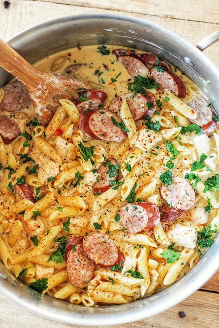 STYLECASTER | Easy Weeknight Chicken Recipes That Are Perfect for Fall | Chicken and Sausage Alfredo