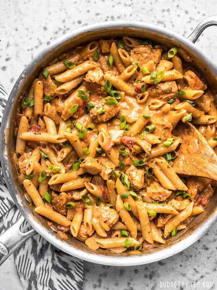 STYLECASTER | Easy Weeknight Chicken Recipes That Are Perfect for Fall | Creamy Cajun Chicken Pasta