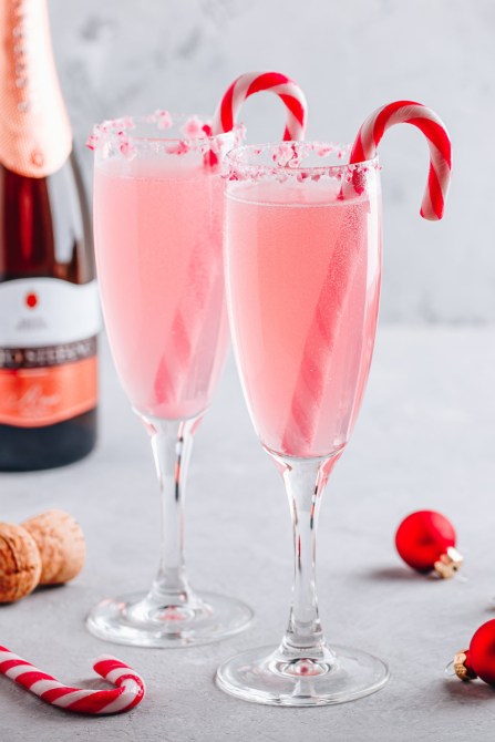 STYLECASTER | big batch holiday cocktails | peppermint mimosa