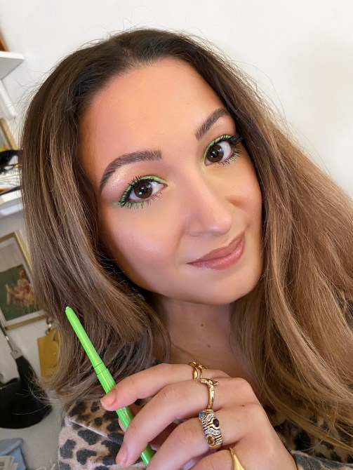 2020-makeup-trends-neon-liner